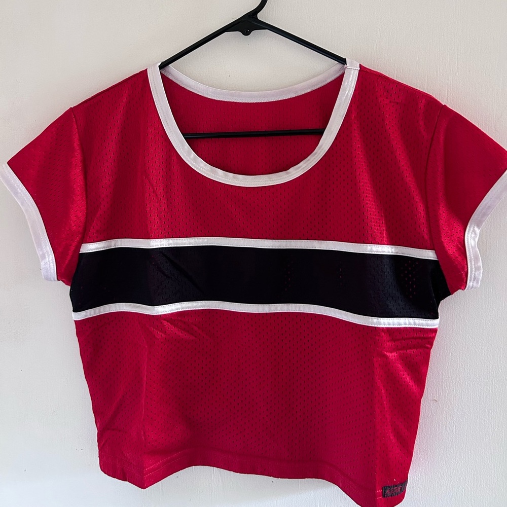 Jersey style red cropped shirt